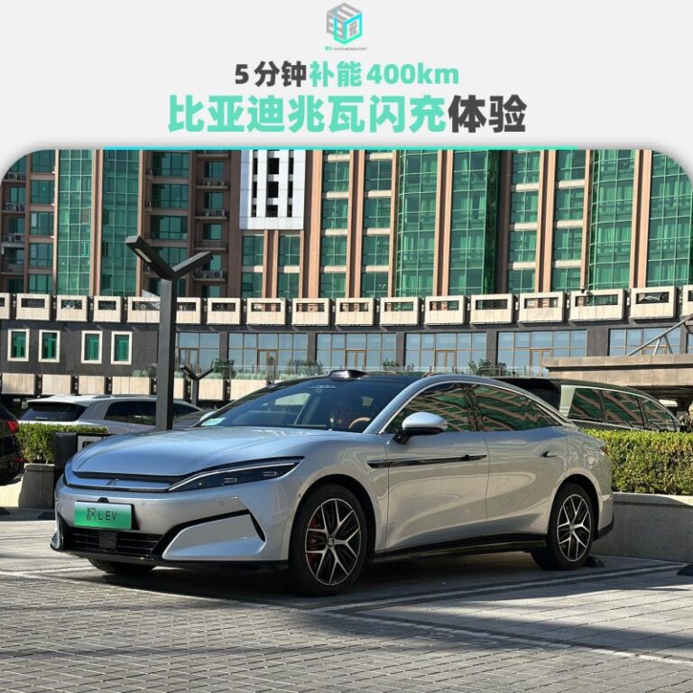 “玩”机器人的农大学子